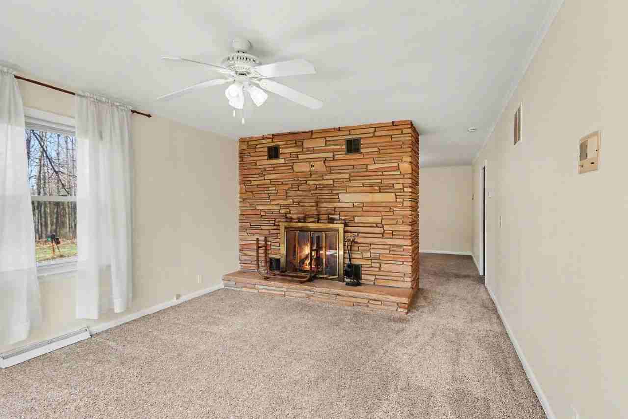 224 Davis St - Photo 3 of 20