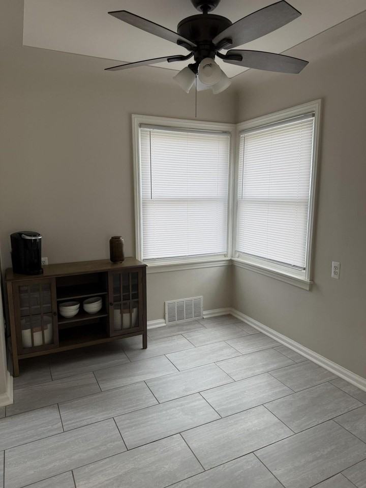 20202 Washtenaw St - Photo 7 of 12