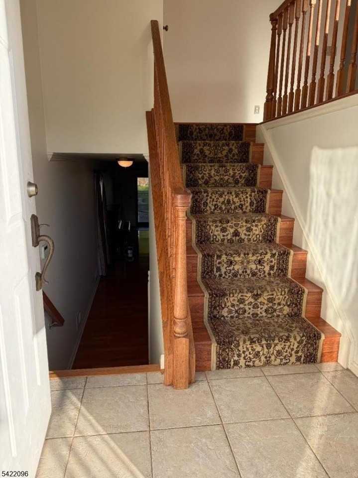 518 Downer St - Photo 3 of 37