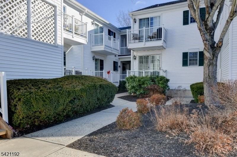 220 Alexandria Way - Photo 2 of 18