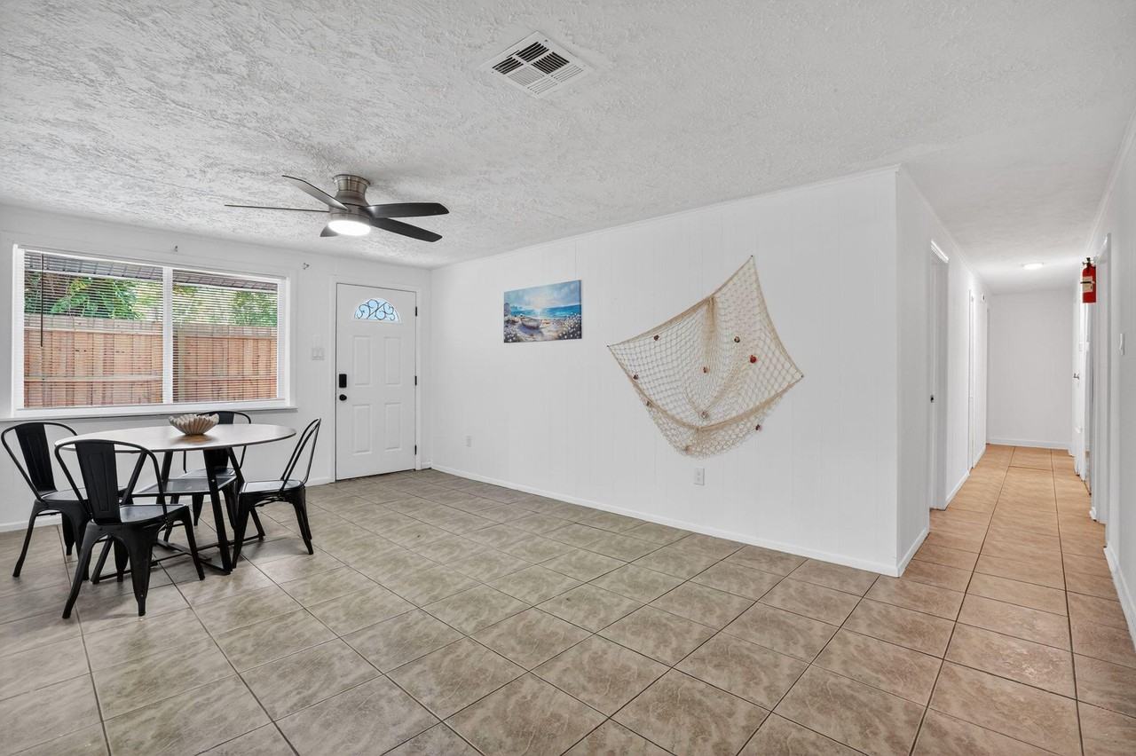 28th St - Photo 2 of 15