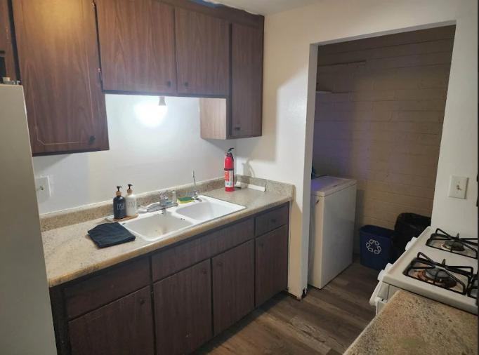 E Ludlow Dr - Photo 3 of 8