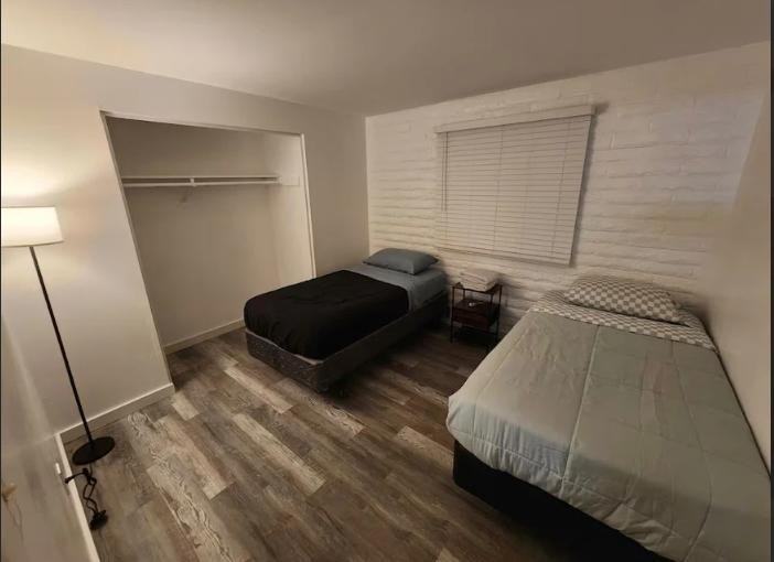 E Ludlow Dr - Photo 5 of 8