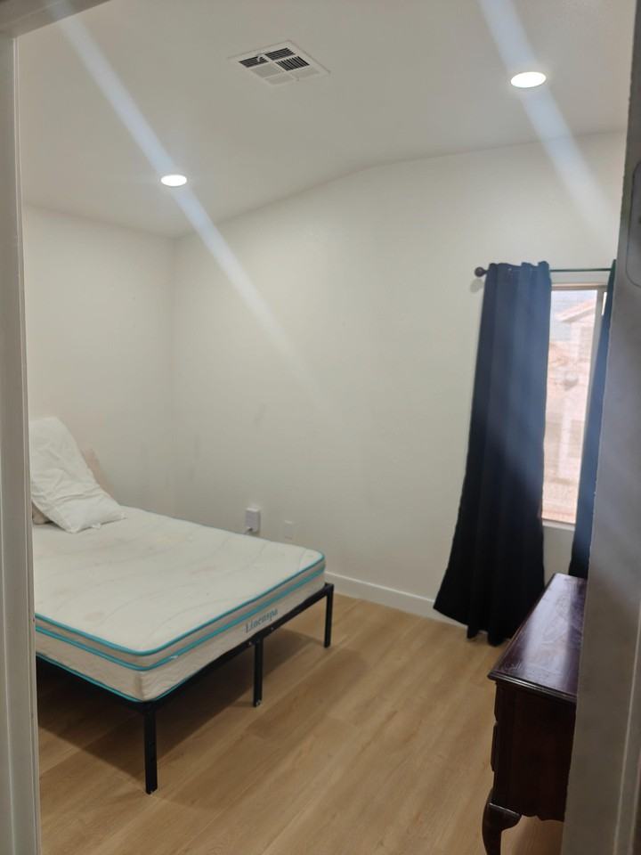 E Mardon Ave - Photo 3 of 5