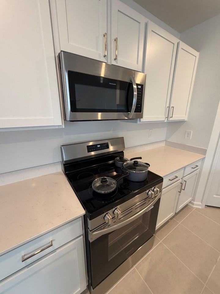 2228 Chris Dr - Photo 3 of 27