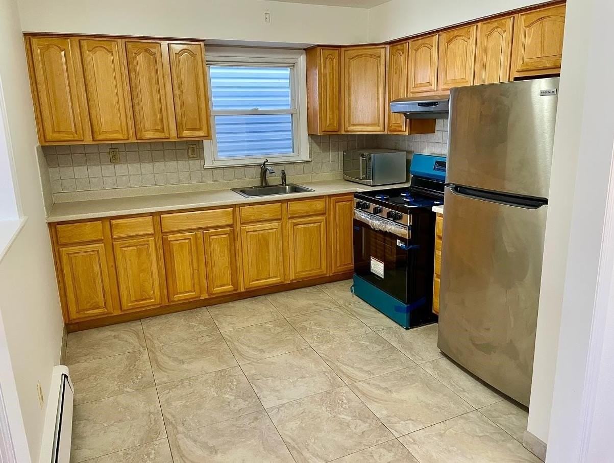 203 Zabriskie St #2 - Photo 4 of 10