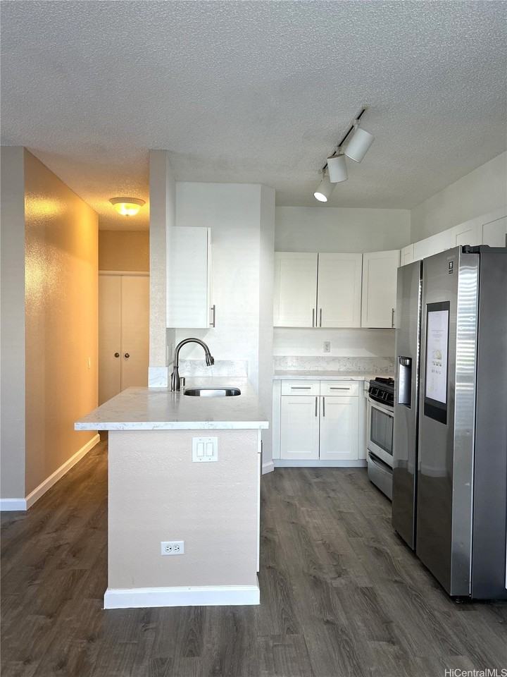 91-568 Puamaeole St Apt A - Photo 3 of 8