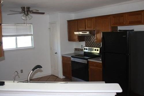 114 Lakeview - Photo 2 of 8