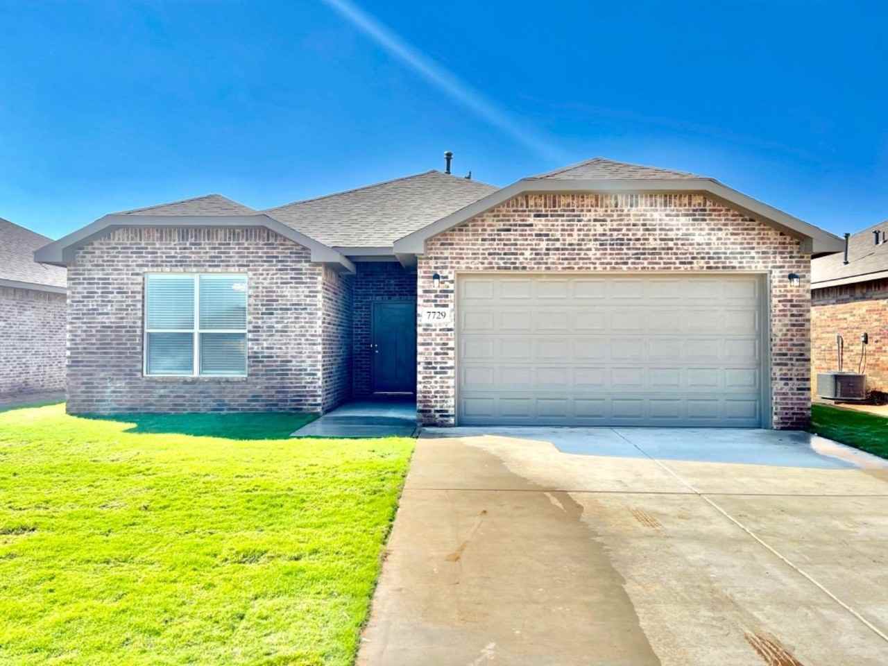 7729 96th St - Photo 2 of 35