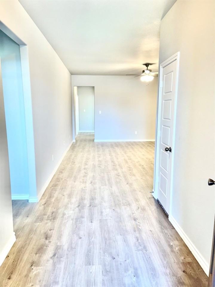 7729 96th St - Photo 3 of 35