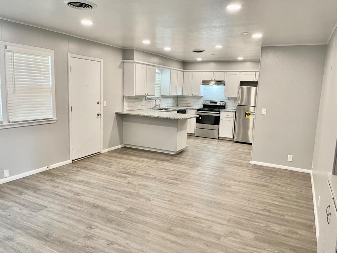 3621 56th St - Photo 2 of 18