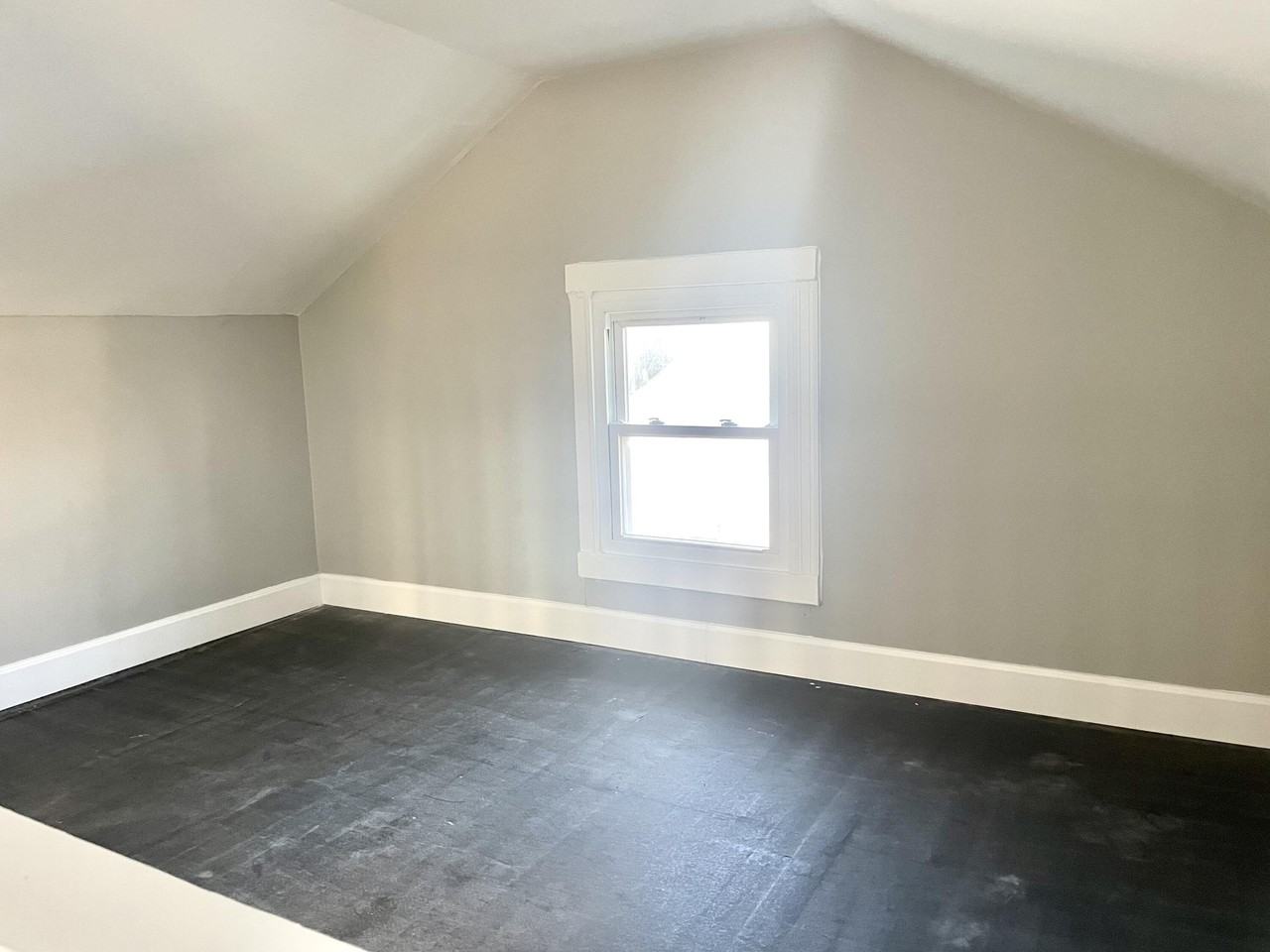 120 Clyde St - Photo 5 of 12