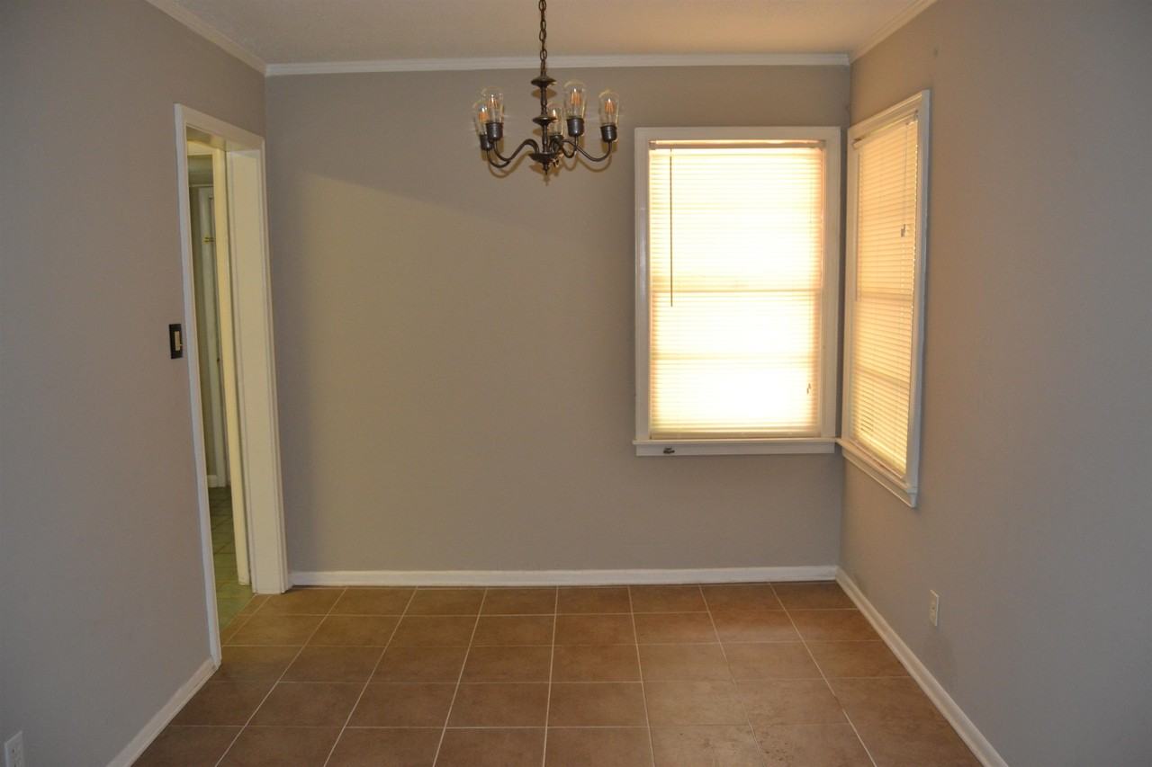 1328 Marcia Rd - Photo 5 of 20