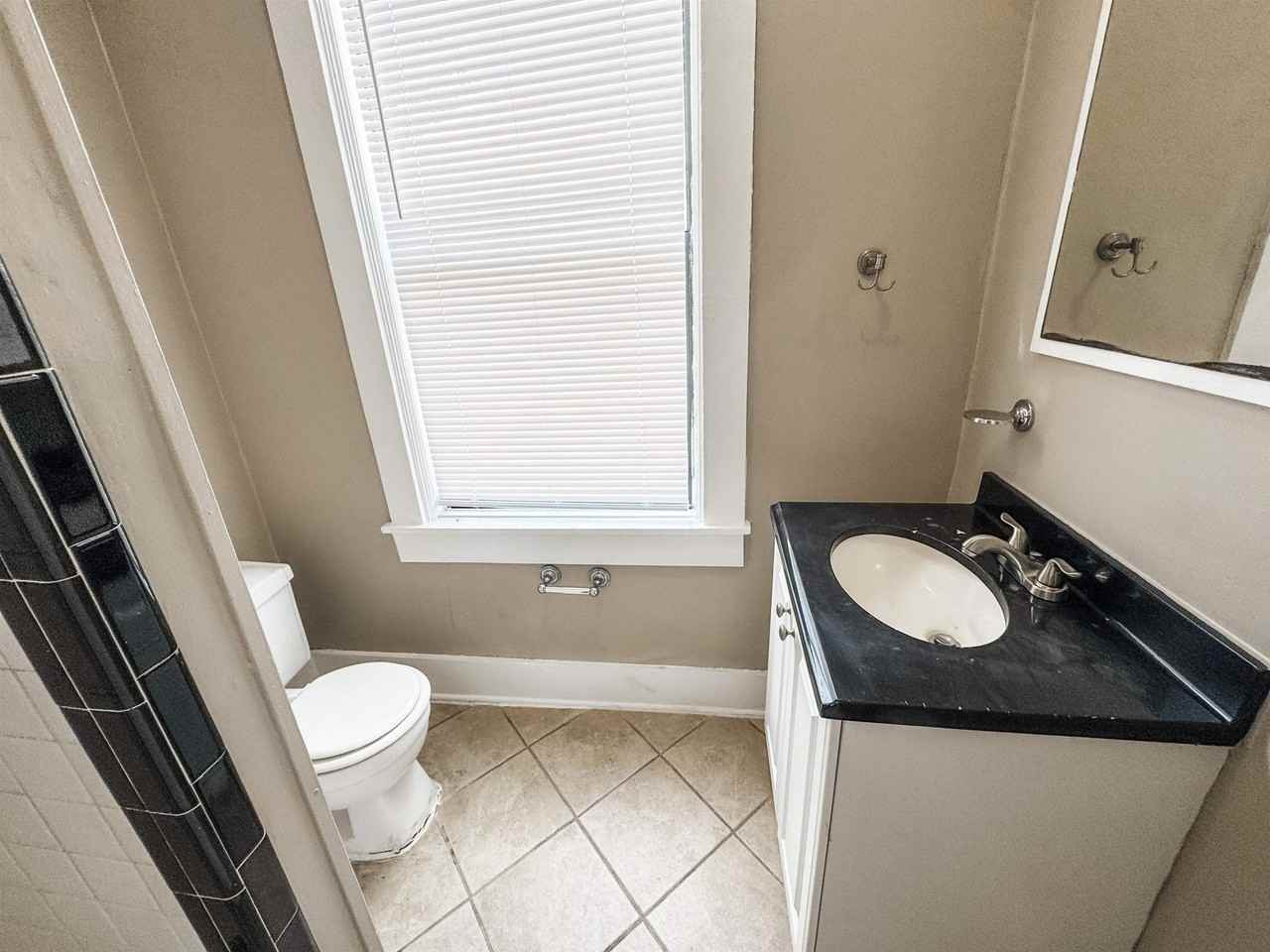 1659 Jackson Ave - Photo 7 of 15