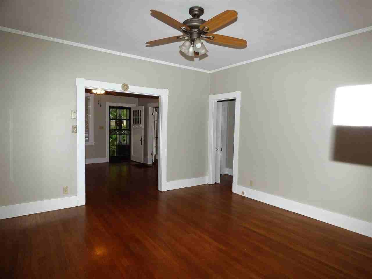 447 Dickinson St - Photo 3 of 20