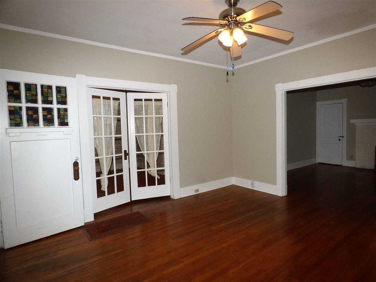 447 Dickinson St - Photo 5 of 20