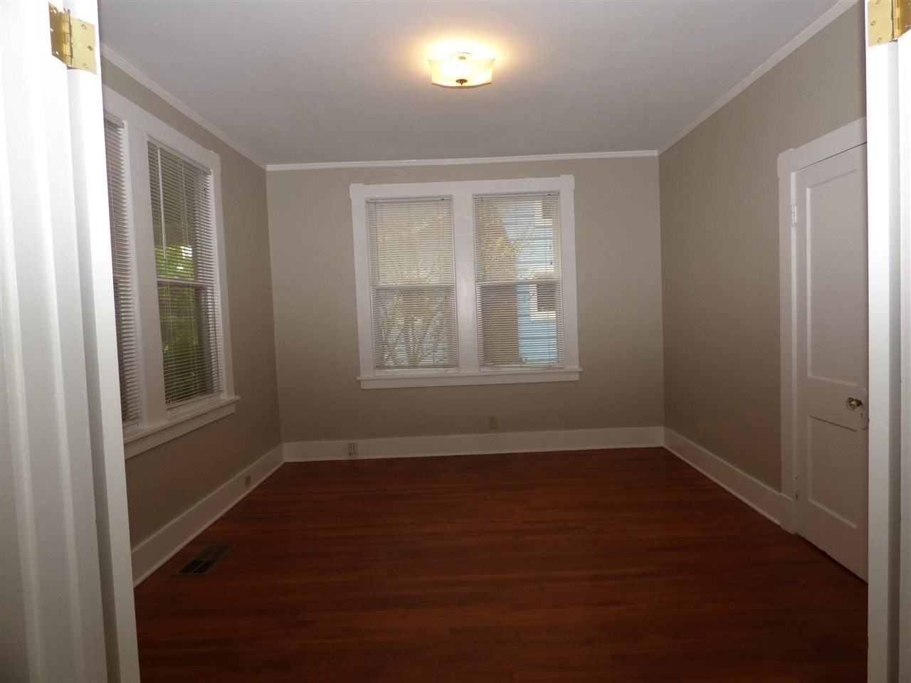 447 Dickinson St - Photo 7 of 20