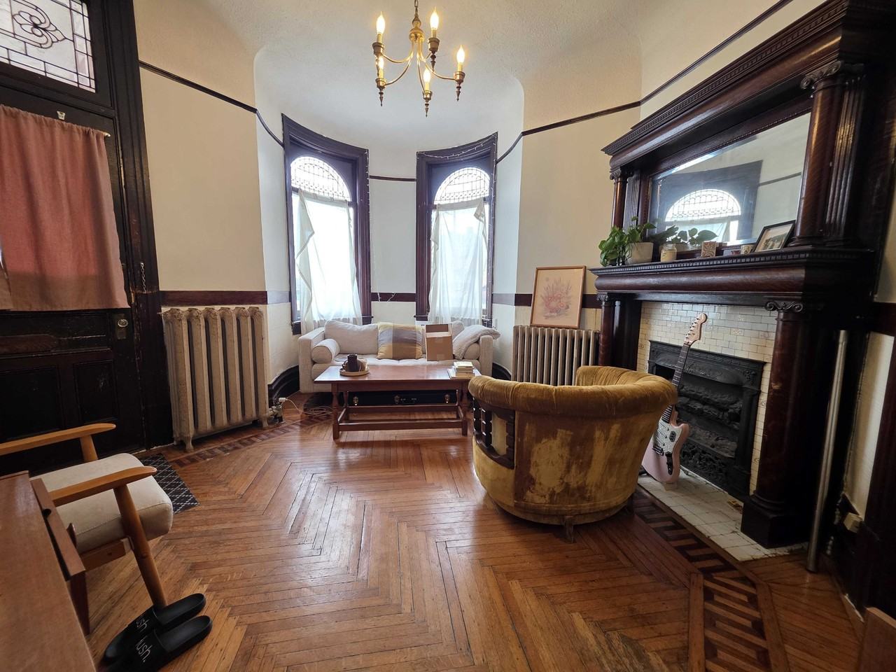 102 Wellington St #102 - Photo 2 of 10