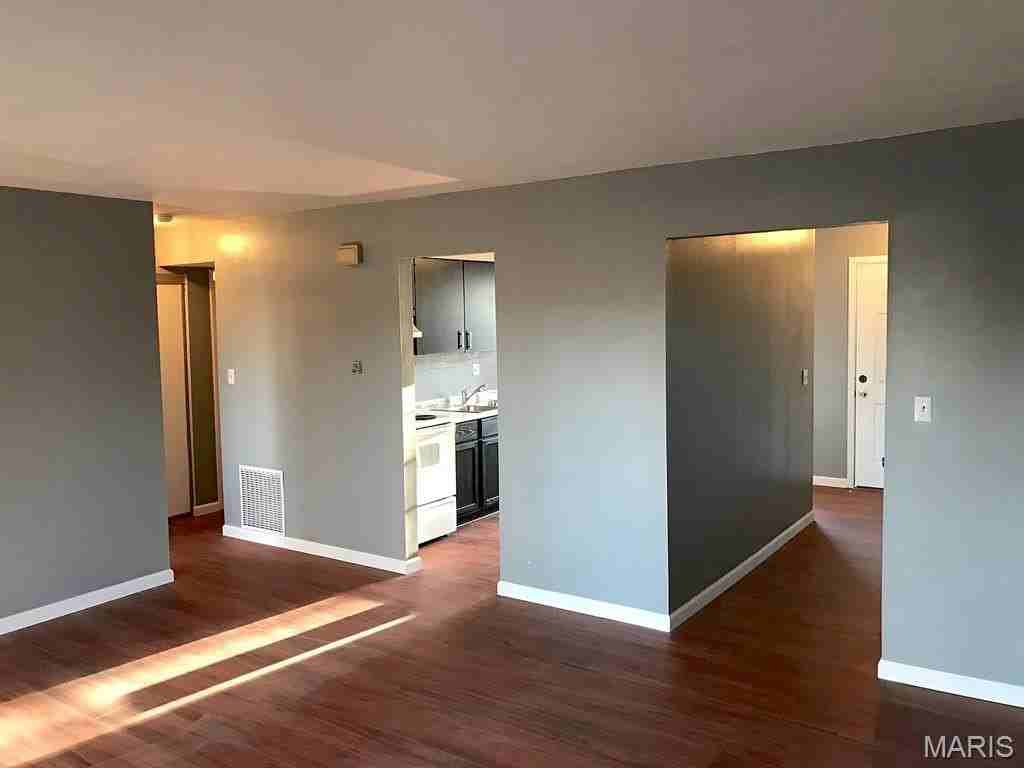 1104 Arrowhead Dr #B - Photo 5 of 18