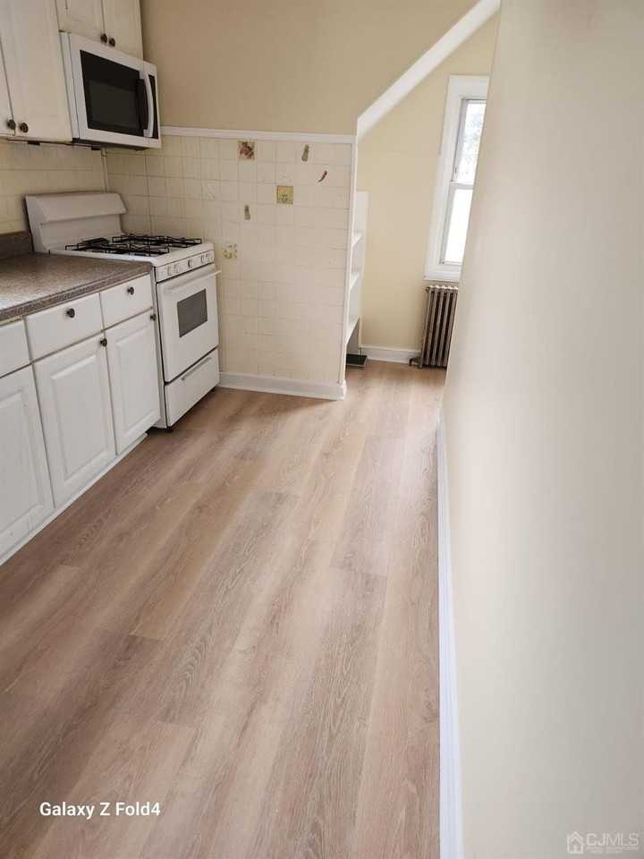 307 2nd St - Photo 6 of 8