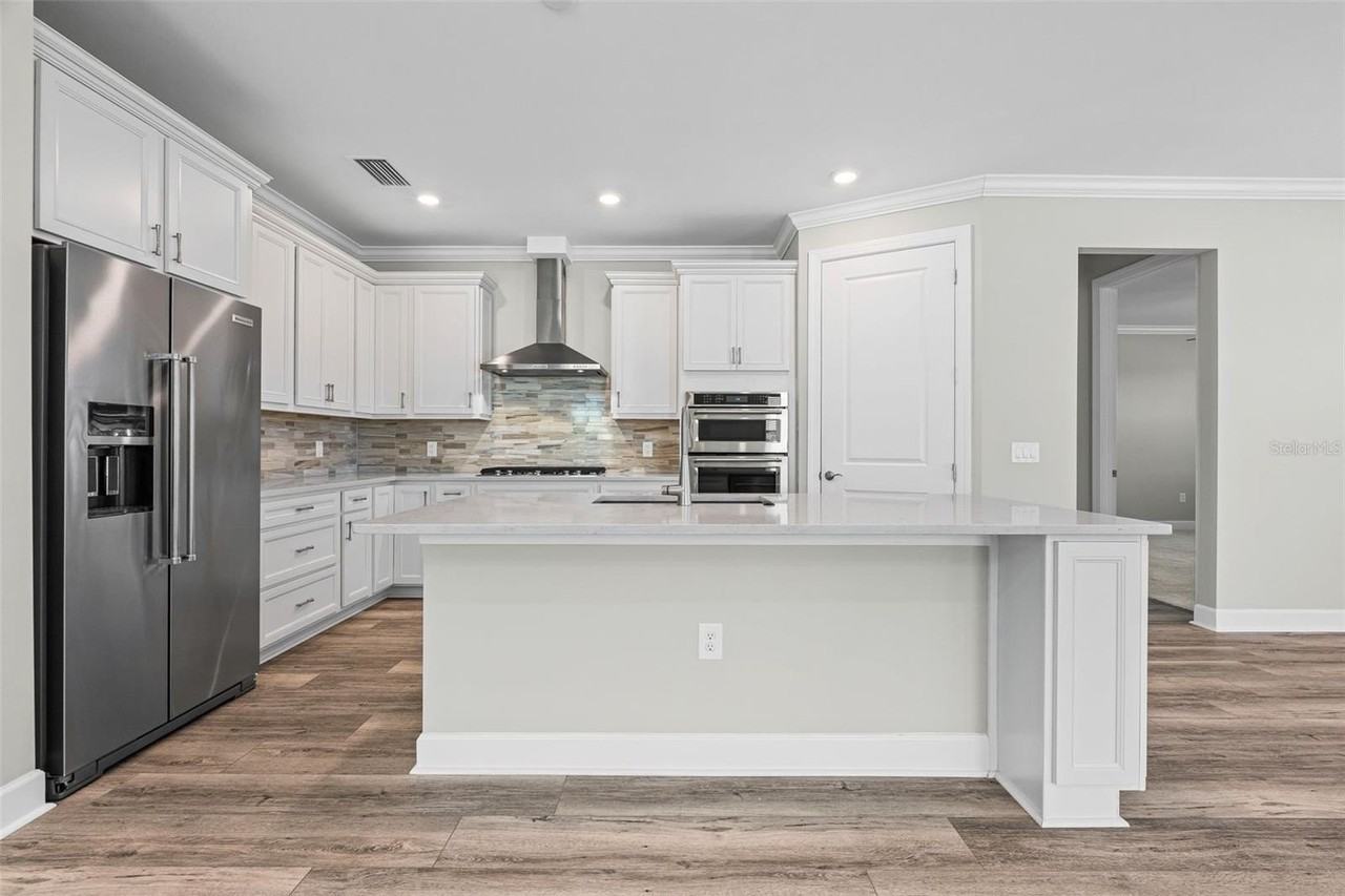 17907 Eastbrook Ter - Photo 5 of 50