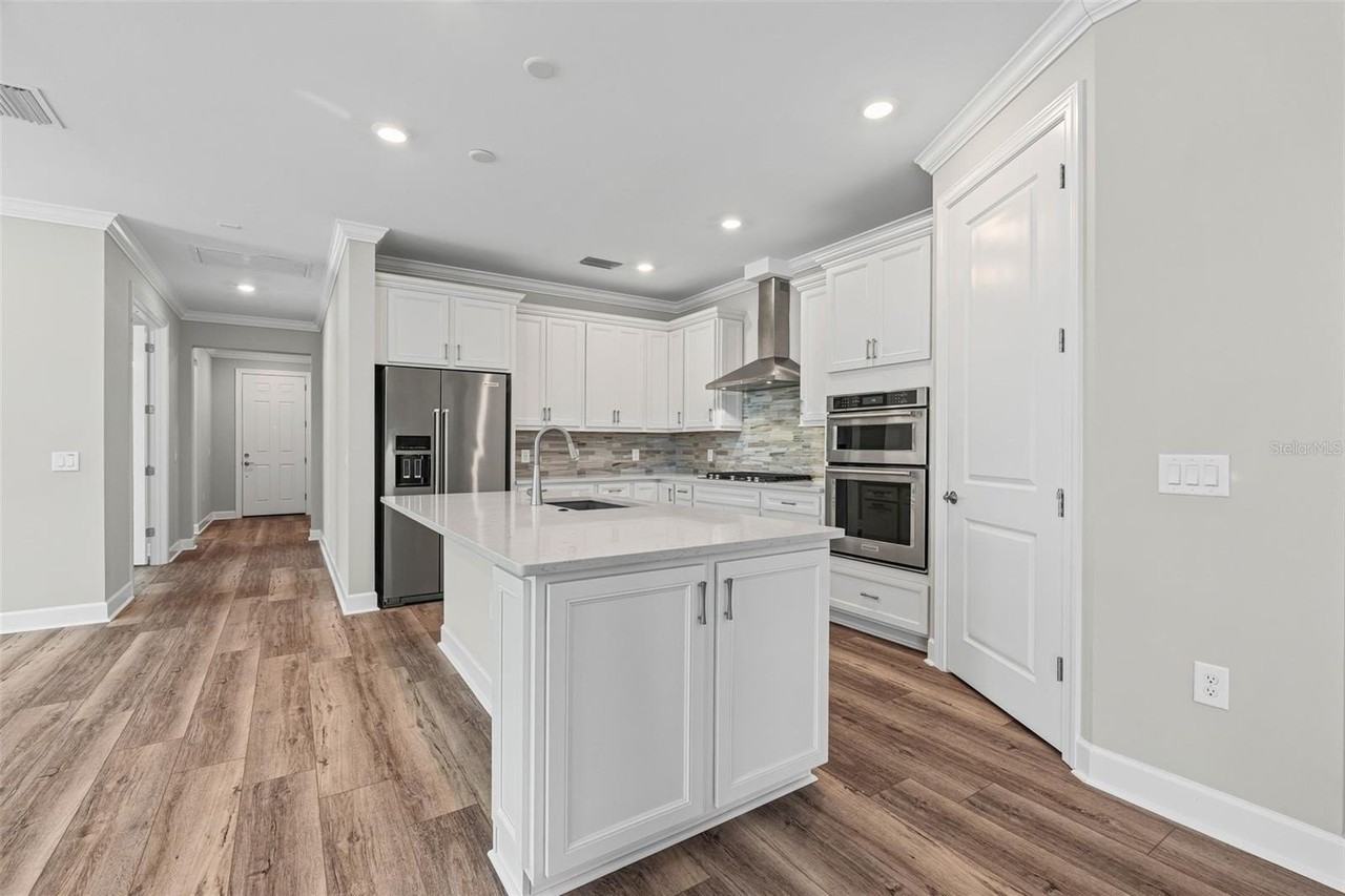 17907 Eastbrook Ter - Photo 6 of 50