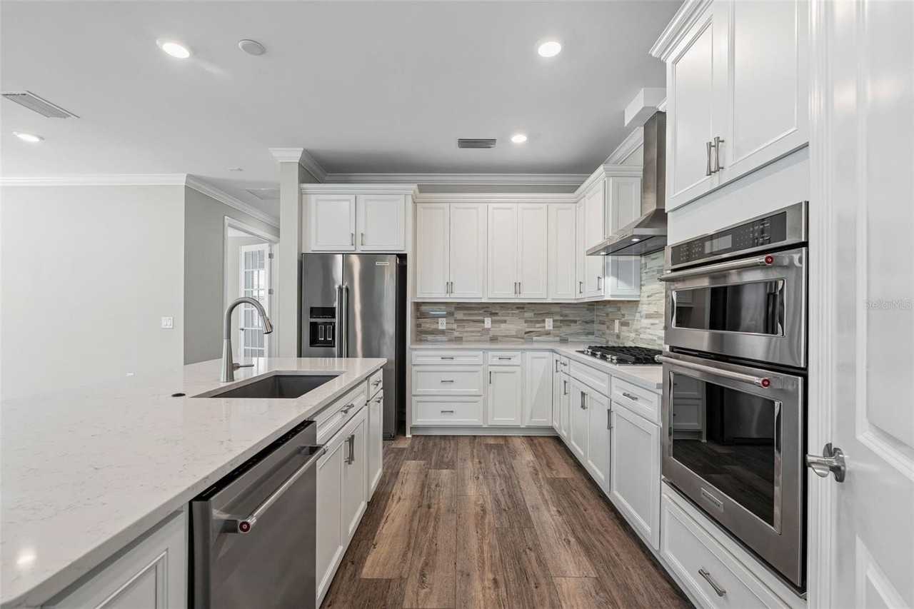 17907 Eastbrook Ter - Photo 7 of 50