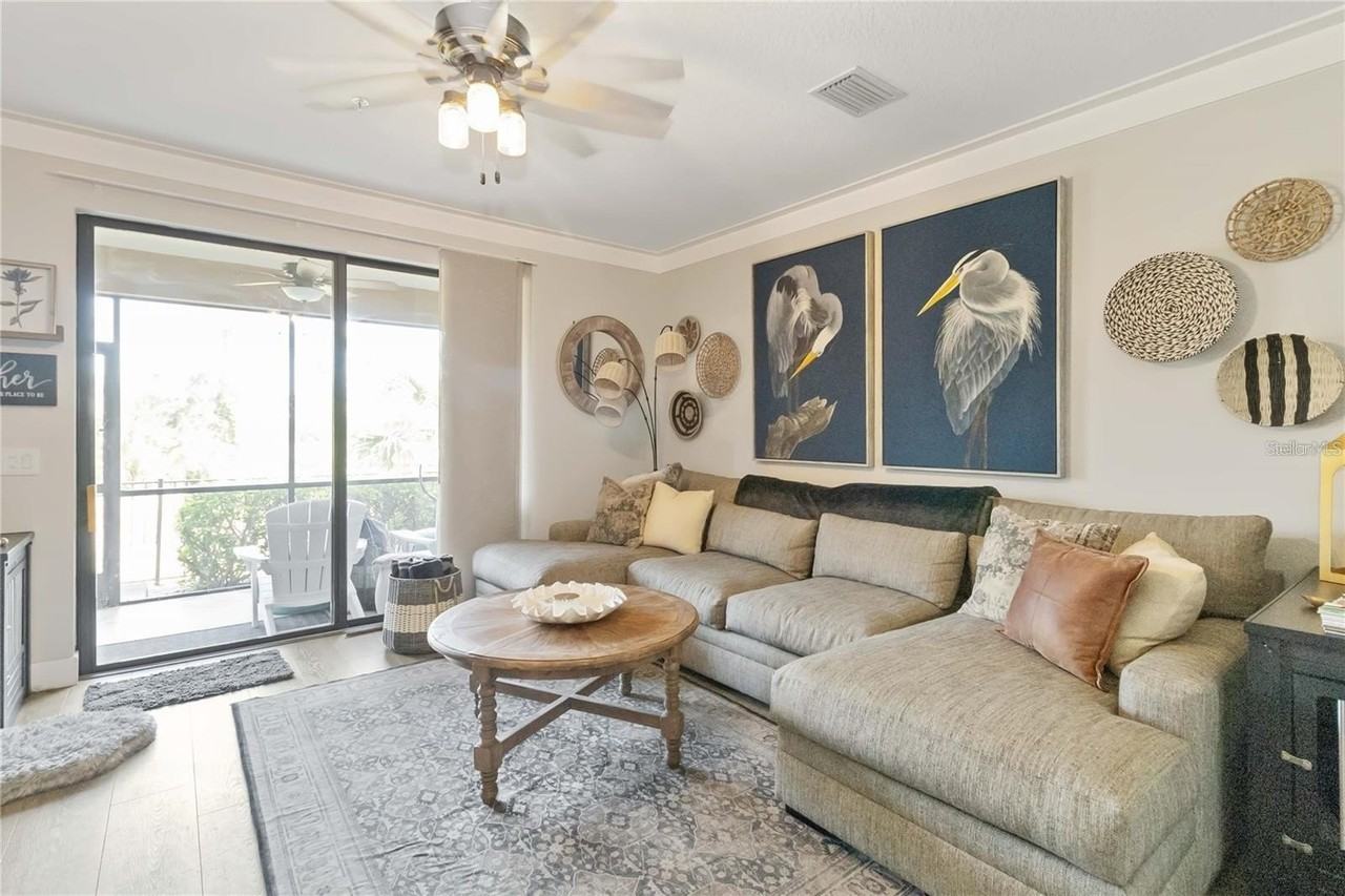 7242 Hamilton Rd - Photo 6 of 26