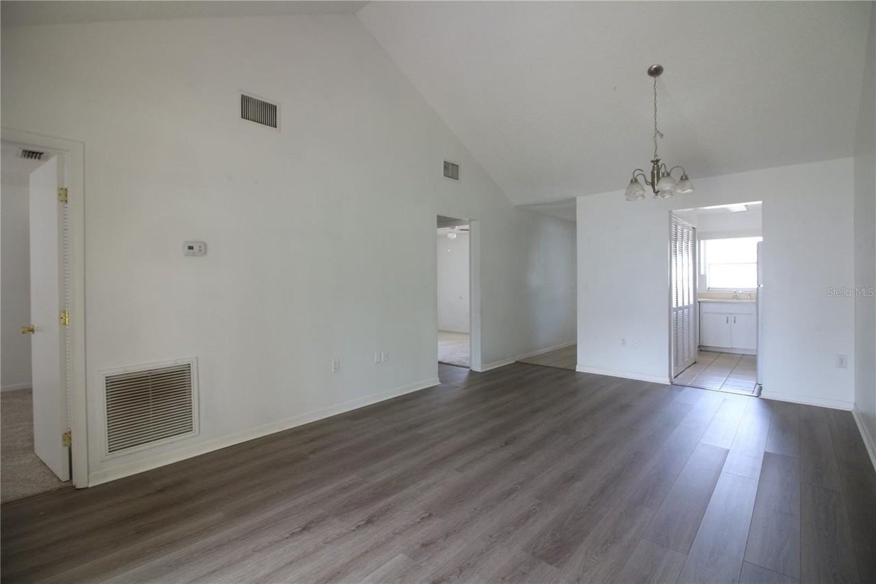 1040 Harden Ct - Photo 3 of 15