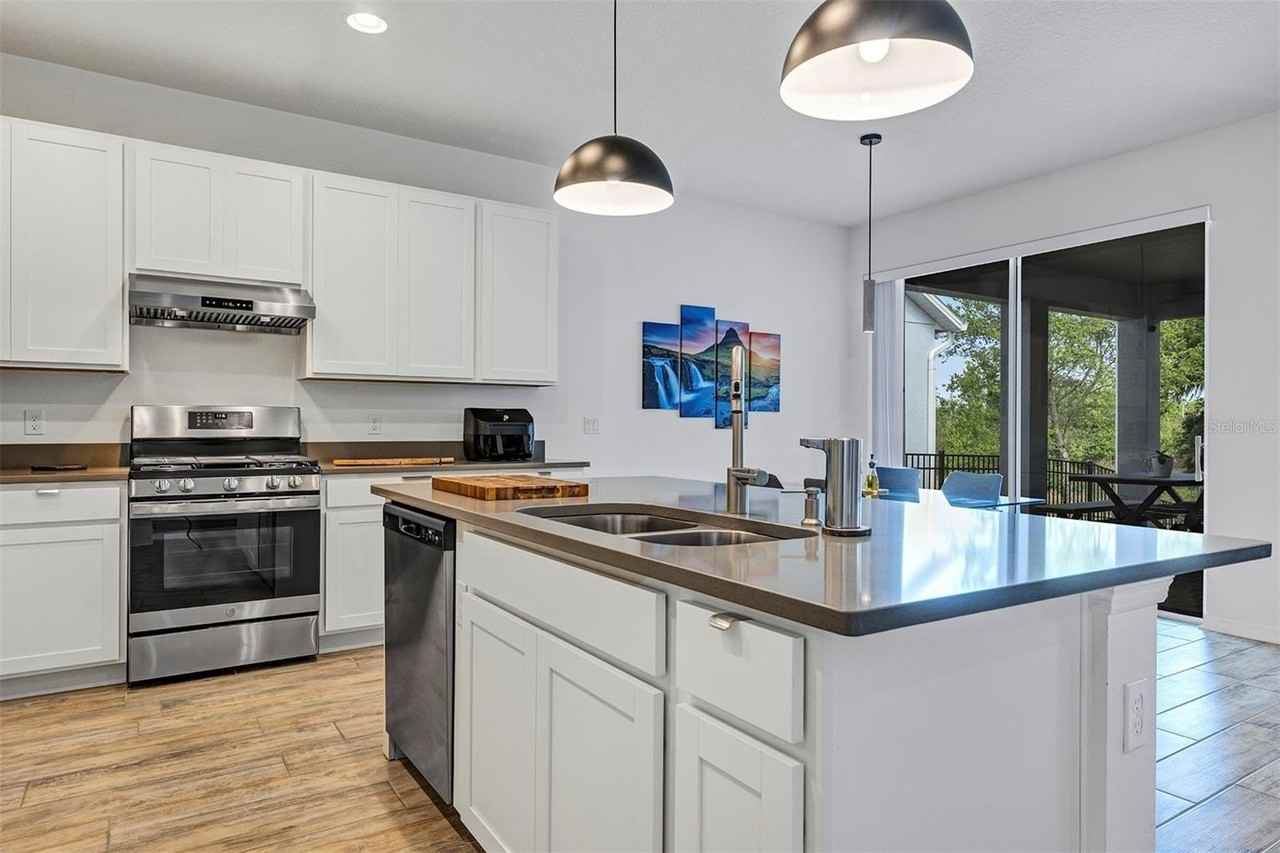 2163 Bay Line Rd - Photo 3 of 45