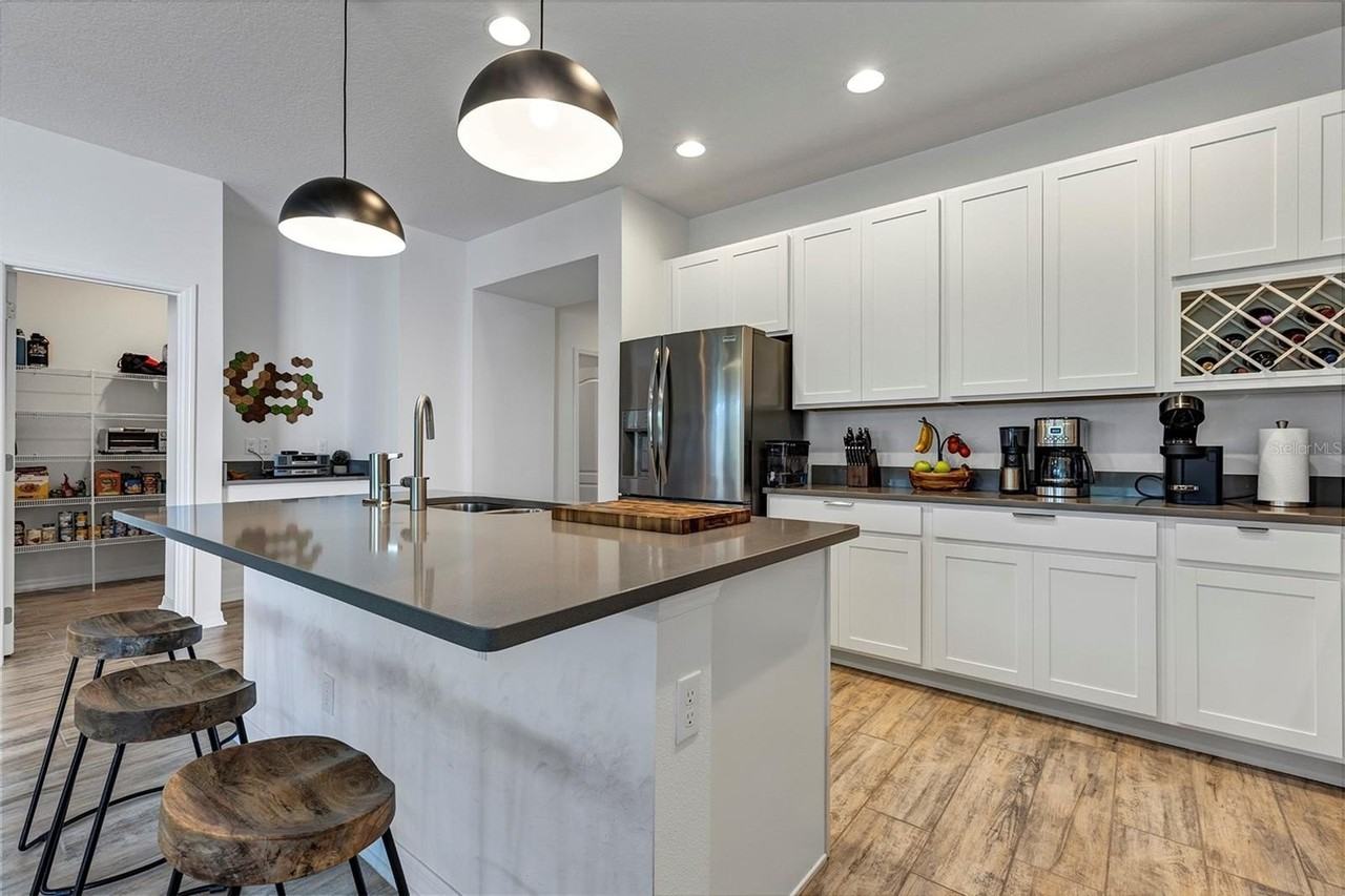 2163 Bay Line Rd - Photo 4 of 45