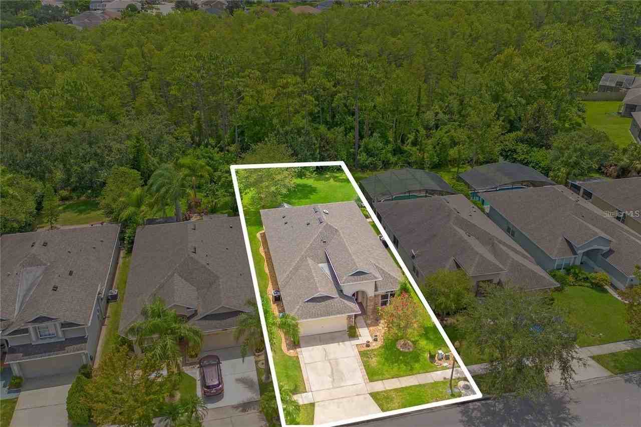 2221 Cypress Trace Cir - Photo 2 of 37