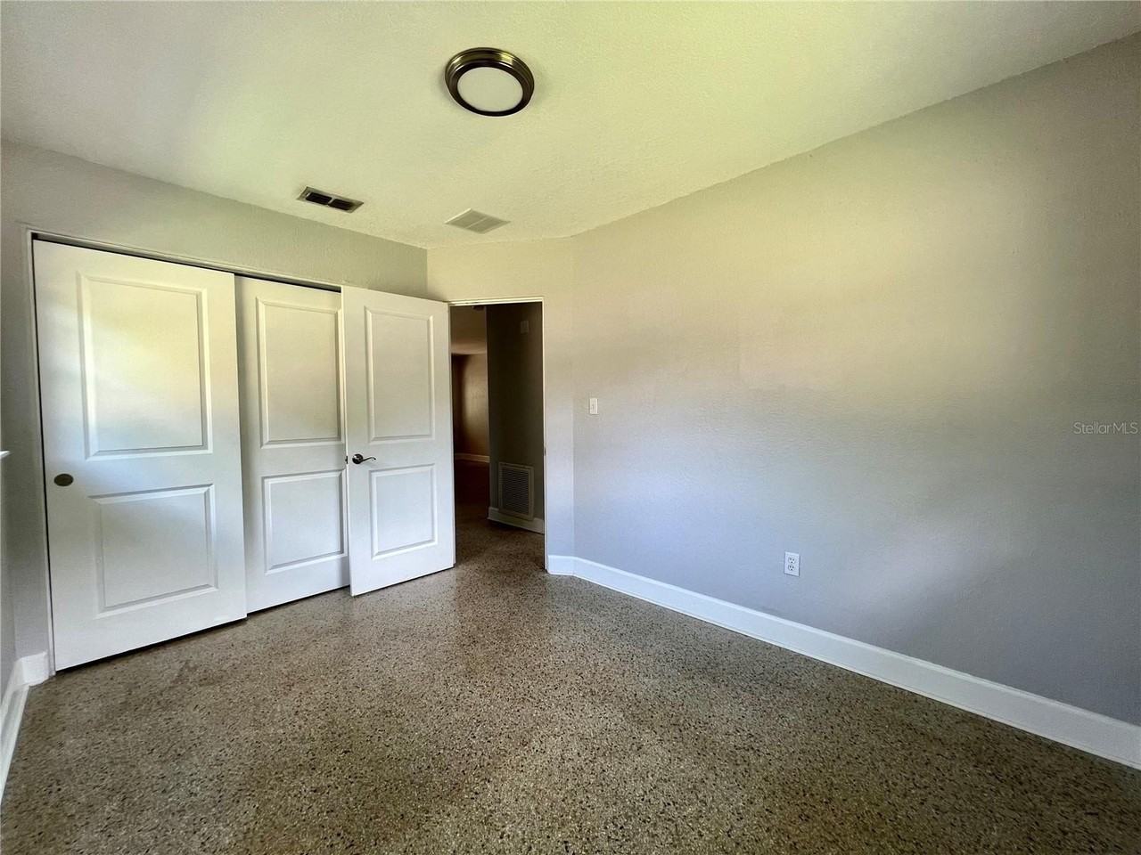 2503 E Kaley Ave - Photo 7 of 13