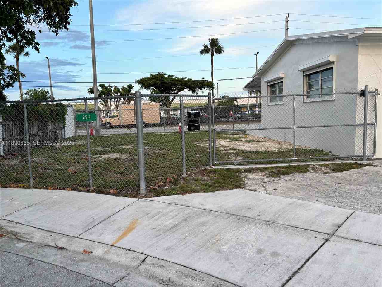 994 Southeast 2nd Place #994 - Photo 3 of 3