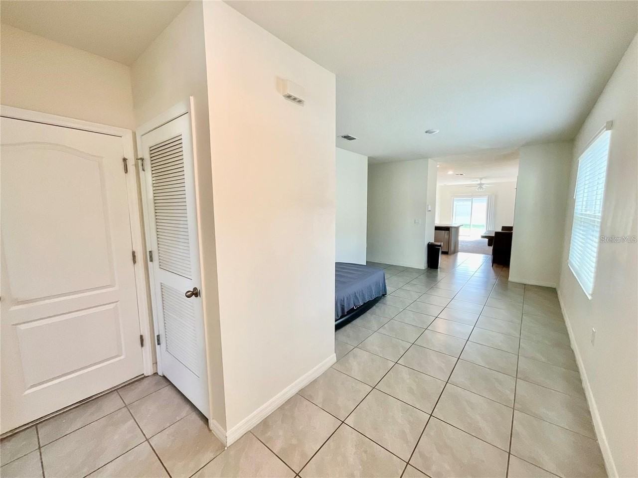 718 Chinoy Rd - Photo 6 of 12