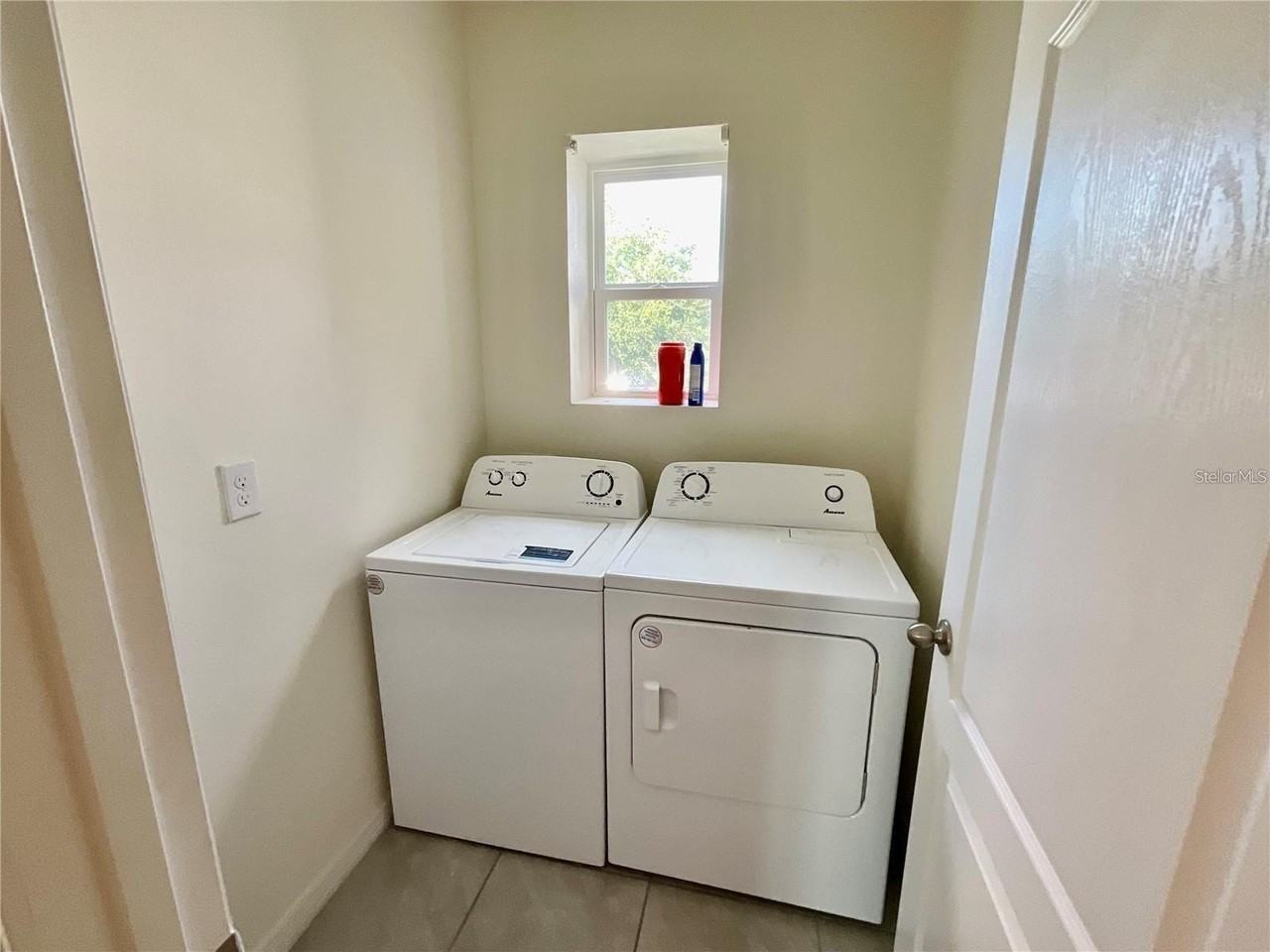 718 Chinoy Rd - Photo 7 of 12