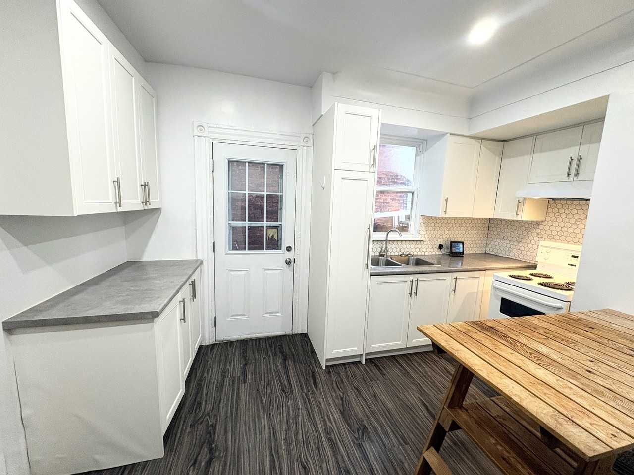 215 Mary Street - Photo 6 of 21