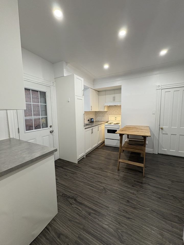 215 Mary Street - Photo 7 of 21