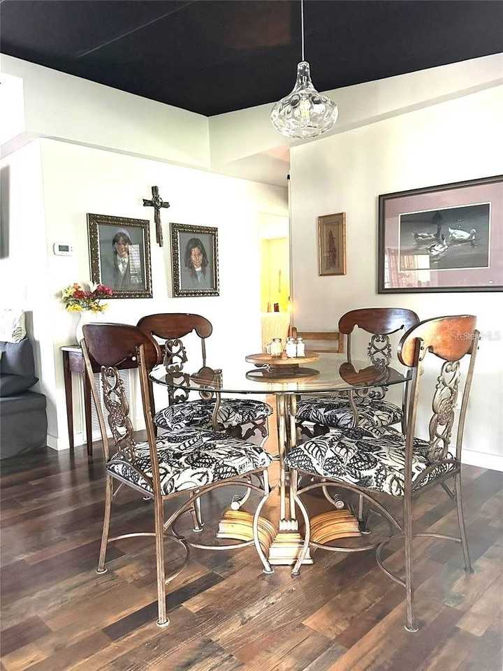 6456 Presidential Cir - Photo 4 of 18