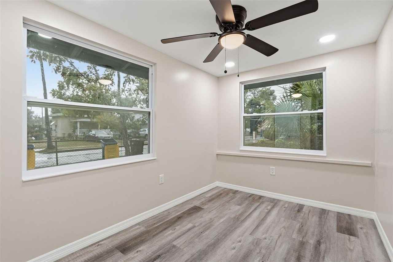 903 Vine Ave - Photo 4 of 18