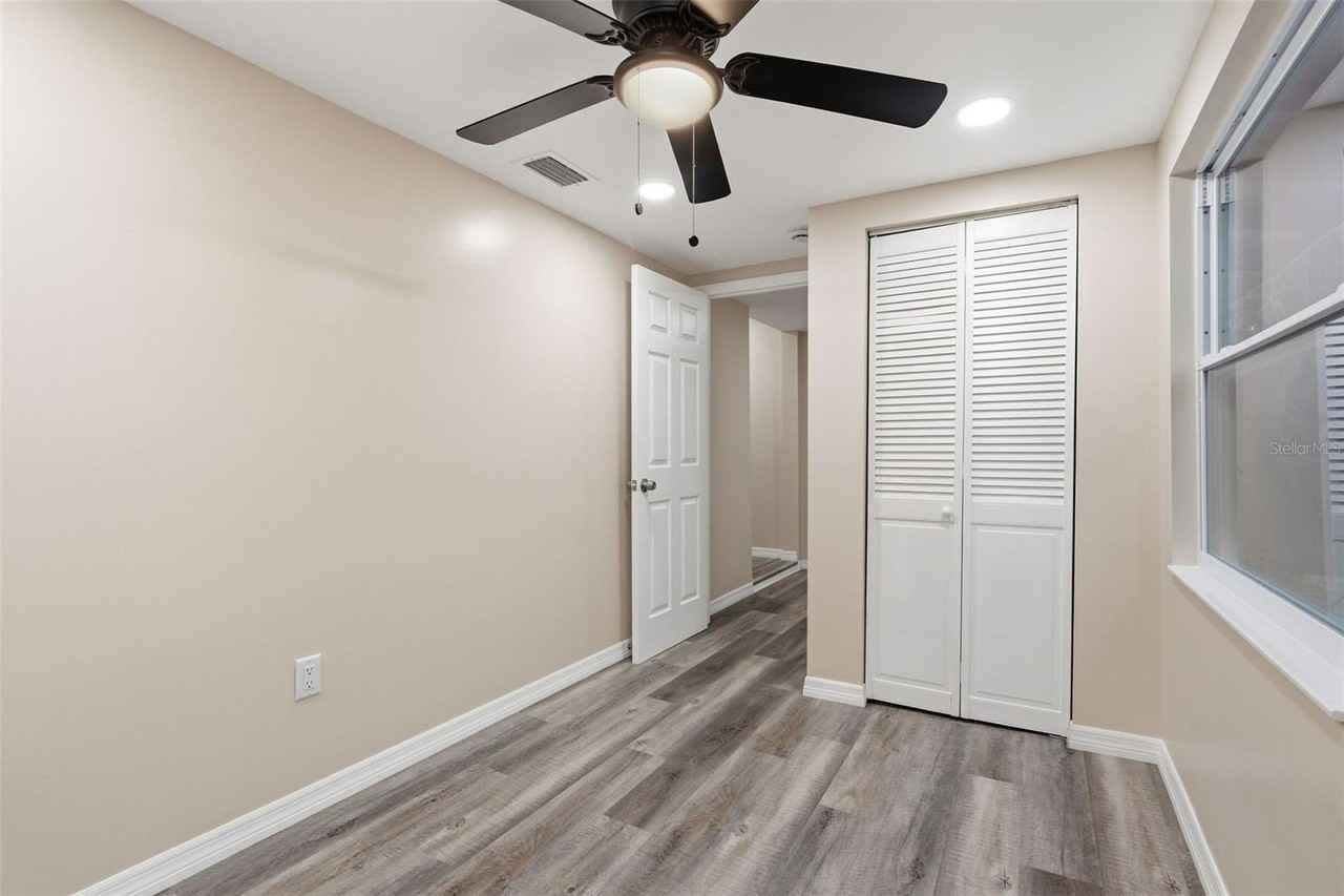 903 Vine Ave - Photo 5 of 18