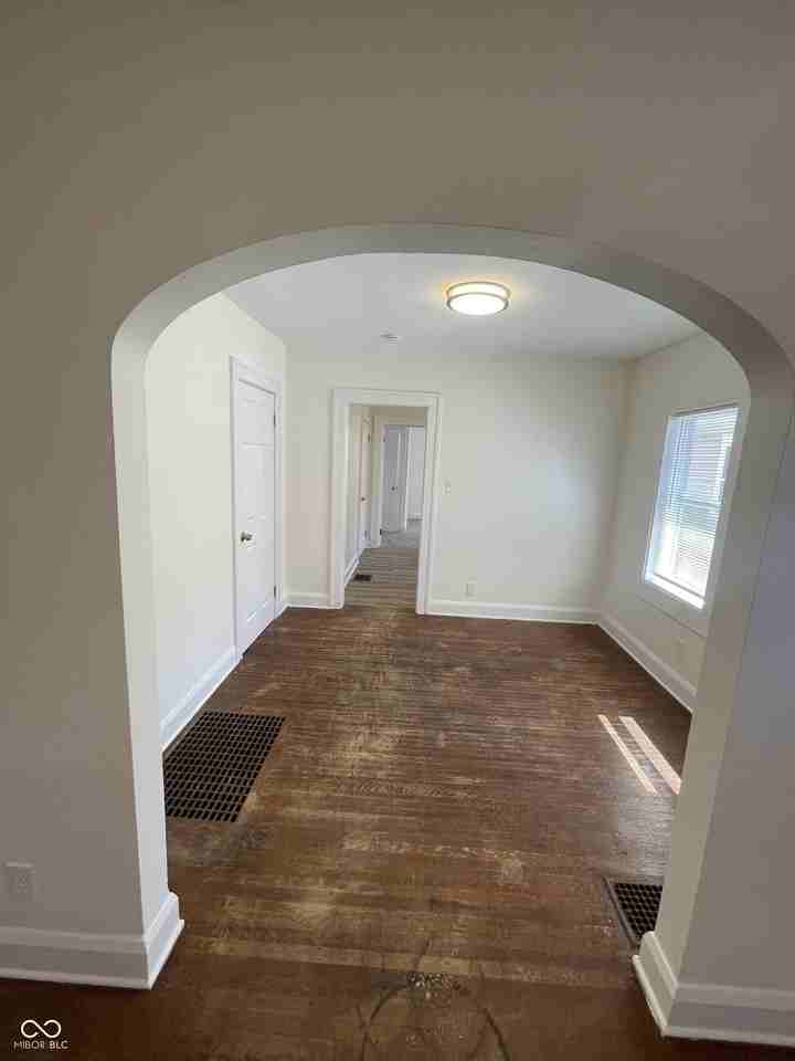927 N Chester Ave - Photo 5 of 13