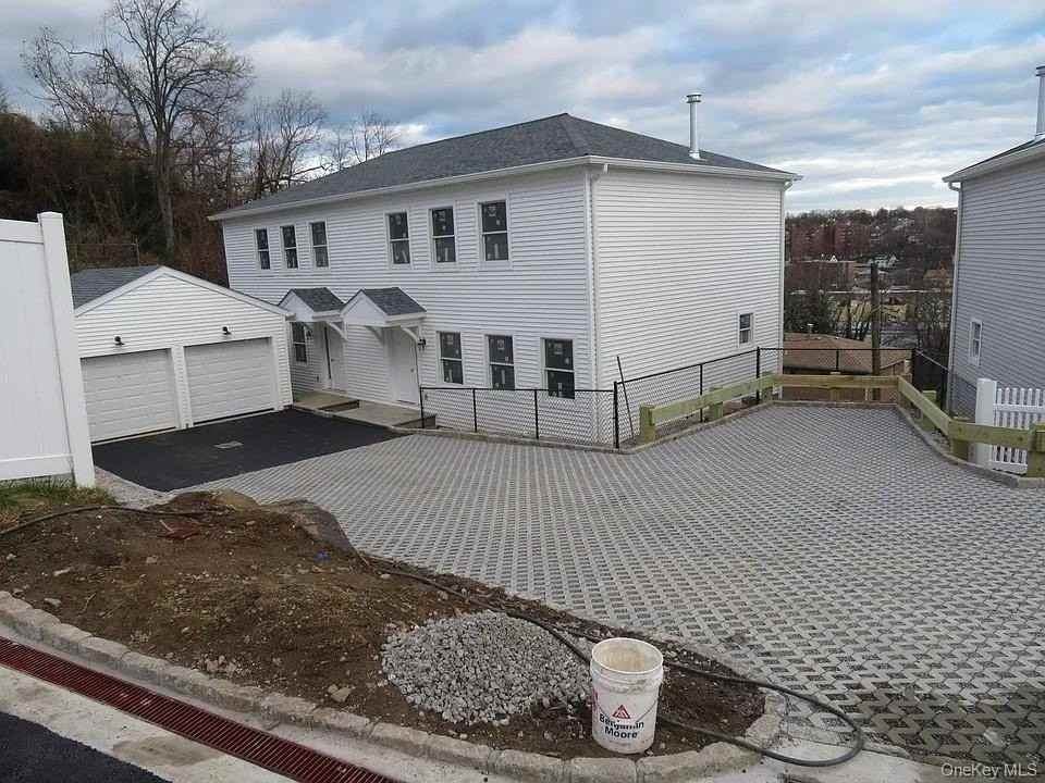 62 Gibson Pl - Photo 2 of 29