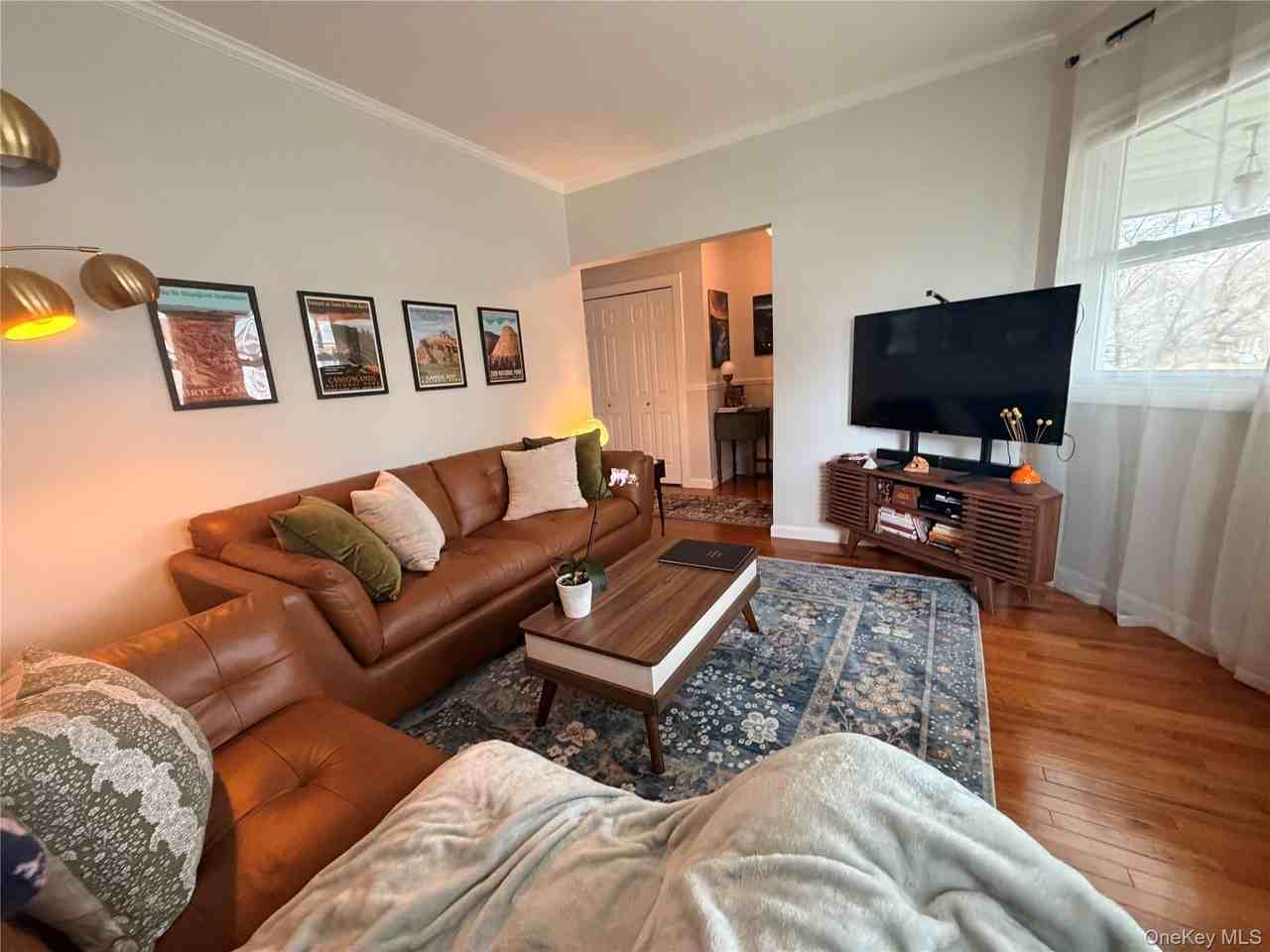 81 S Mesier Ave - Photo 5 of 16