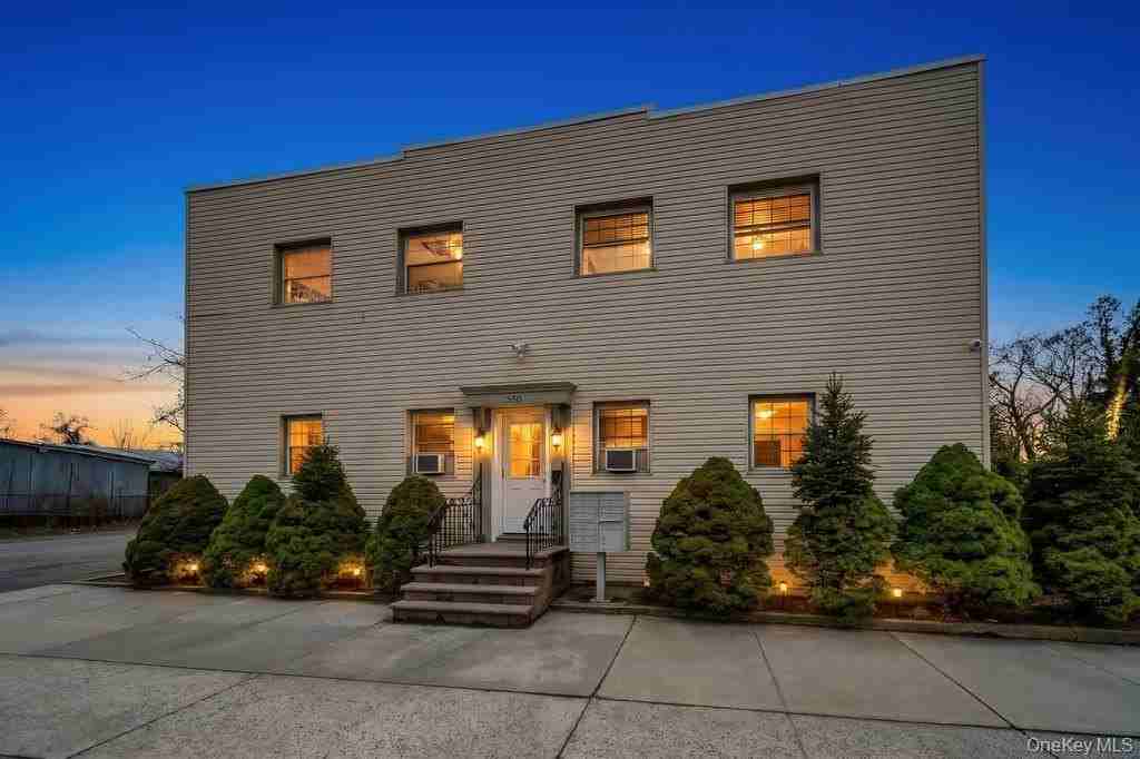 1550 Montauk Hwy Apt 1b - Photo 3 of 21