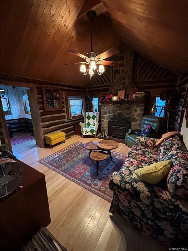 4 Glendale Rd - Photo 2 of 10