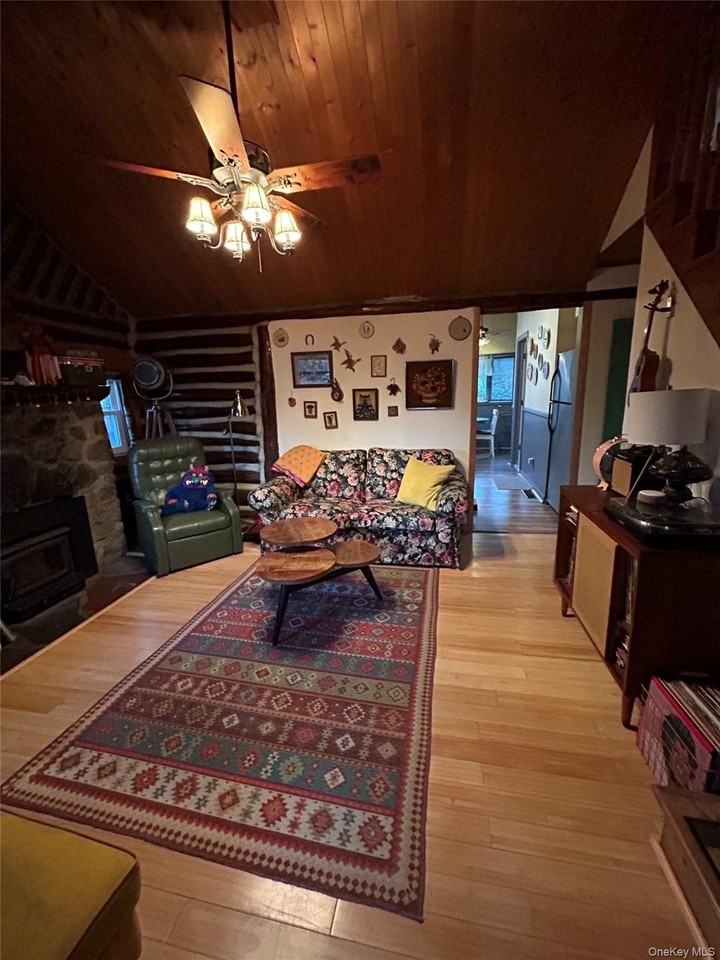 4 Glendale Rd - Photo 3 of 10