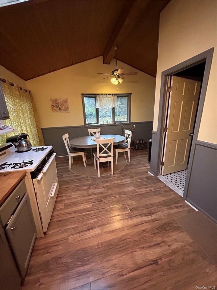 4 Glendale Rd - Photo 6 of 10