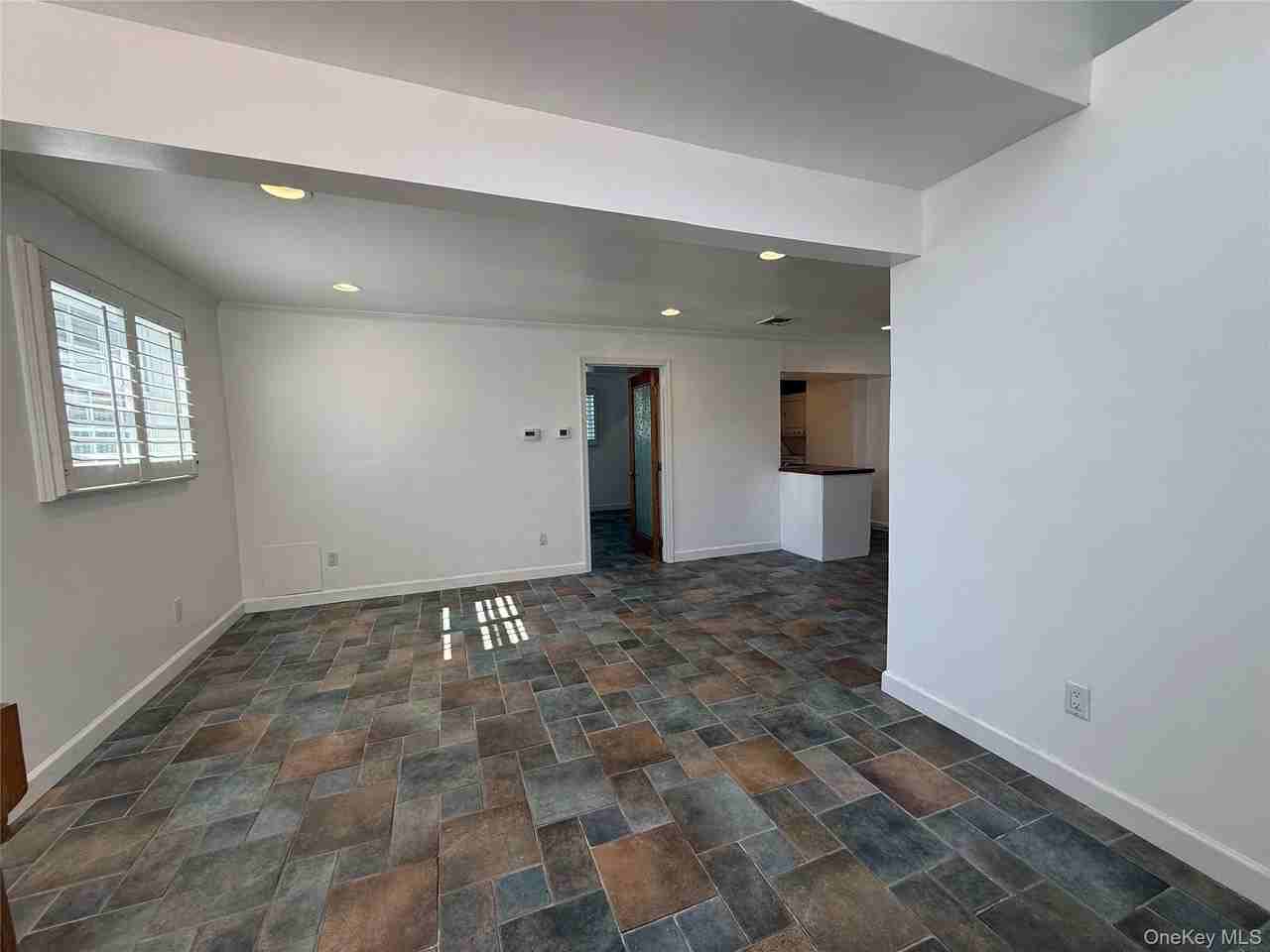 73 Waterford Rd Lowr Level - Photo 6 of 20