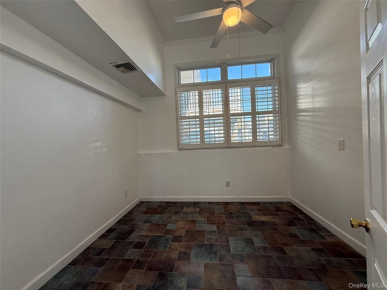 73 Waterford Rd Lowr Level - Photo 7 of 20